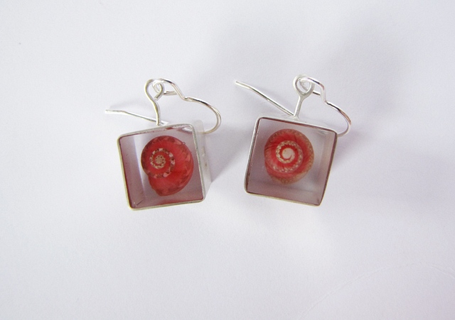Ear Rings Silver with Pink Umboniums : $100