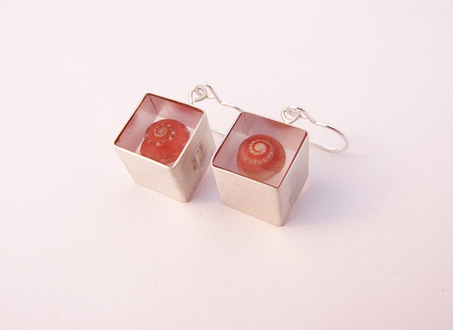 Ear Rings Silver with Pink Umboniums : $100