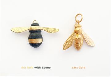 Solid 22ct Yellow Gold Honey Bee Pendant.