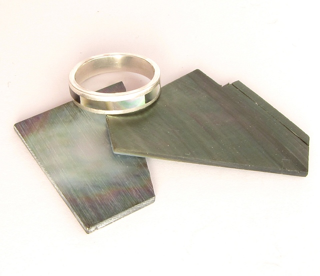 Wedding Band Ring - White Gold with Black mother of pearl inlay