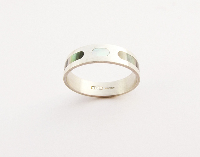 Wedding Band Ring - White Gold with Black mother of pearl inlay